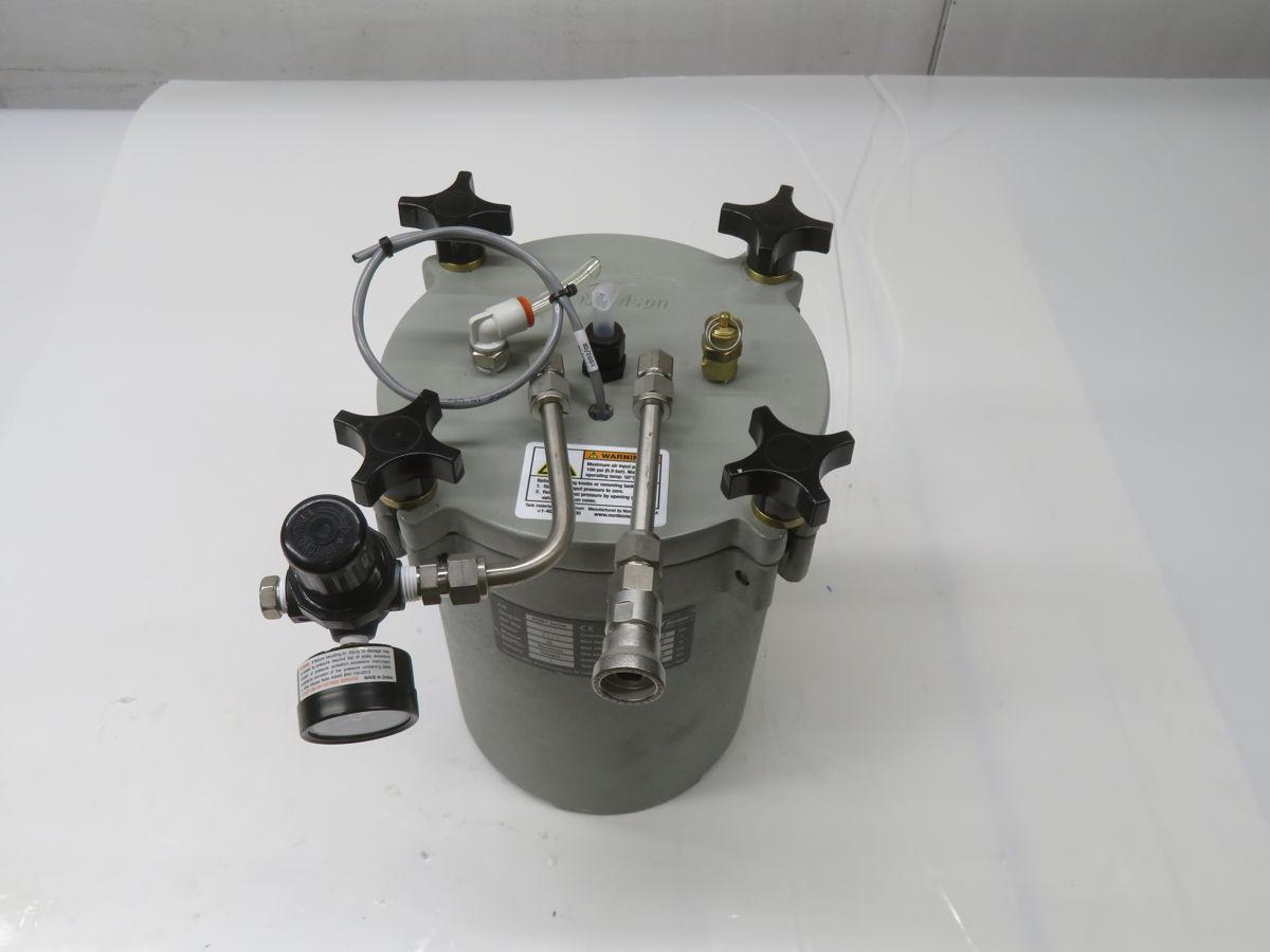 1 Gallon Nordson EFD #626DT, Stainless Steel Fluid Reservoir Pressure Tank, Analog Gauge, 5 Liter
