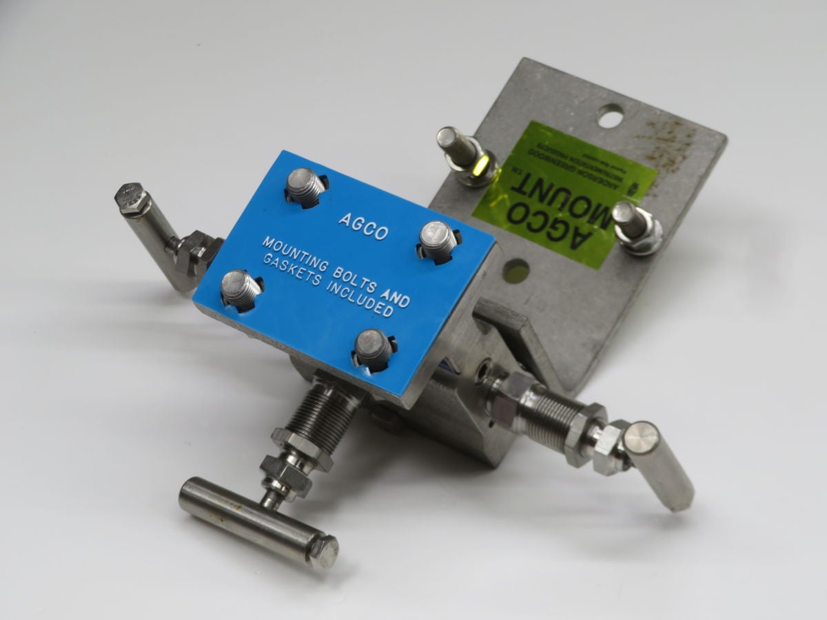 1/2" Anderson Greenwood #M4THIS-4-AMS-SG-SSC, 3-Valve Instrument Manifold, 6000 PSI. Max, NPT, 316 Stainless