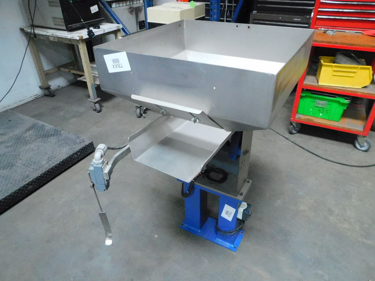 Vibratory Parts Feeding Hopper, Service Engineering #24277, 24" diameter, Stainless Steel, 120 V., 1 Ph.
