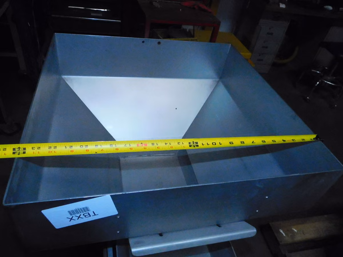 Vibratory Parts Feeding Hopper, Service Engineering #24277, 24" diameter, Stainless Steel, 120 V., 1 Ph.