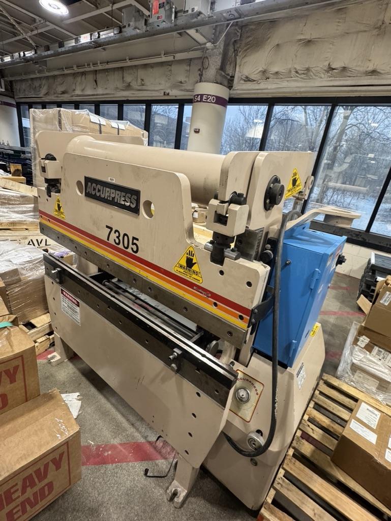 30 Ton, Accurpress #7305, hydraulic down-acting press brake, 5' overall, 6" stroke, 12" open height, 6"