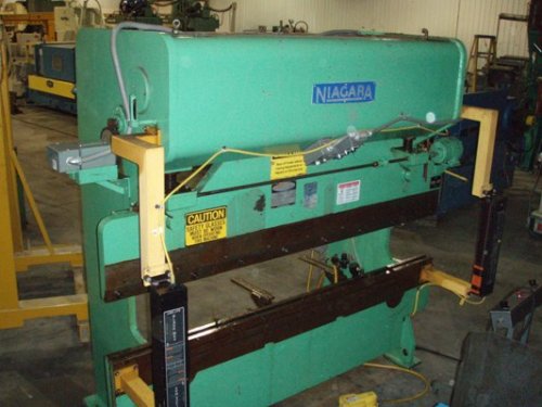 50 Ton, Niagara #50-6-8, mechanical press brake, 8' overall, 6' 6" between housing, 3" stroke, 11" Shut