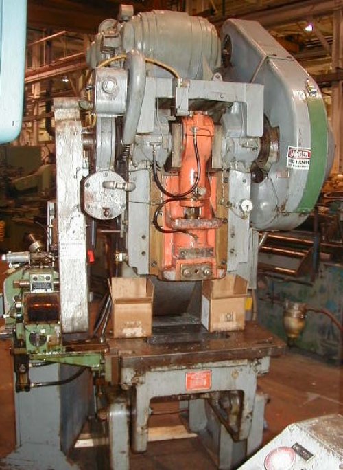 22 Ton, Bliss #CH-22, high speed press, 2.5" stroke, 9.25" Shut Height, 2.25" adjustment, 23.5" x 14" bed