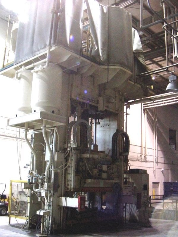900 Ton, Hepburn, hydraulic press, 64" stroke, 84" daylight, 72" x 96" bed, 275 Ton stripping, 1400 IPM