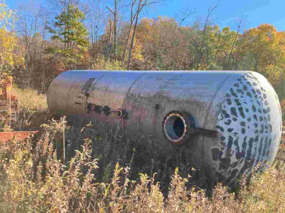 12000 gallon 304 Stainless Steel horizontal tank rated 100 PSI with stamps. 8' 10" Dia x 27' Long (2