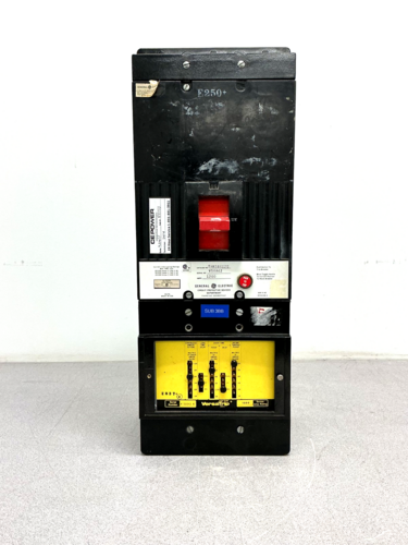 1200 Amps, General Electric, THKS4612S, circuit breaker with Solid State Versa trip Mod 2, 3-pole, 600 VAC