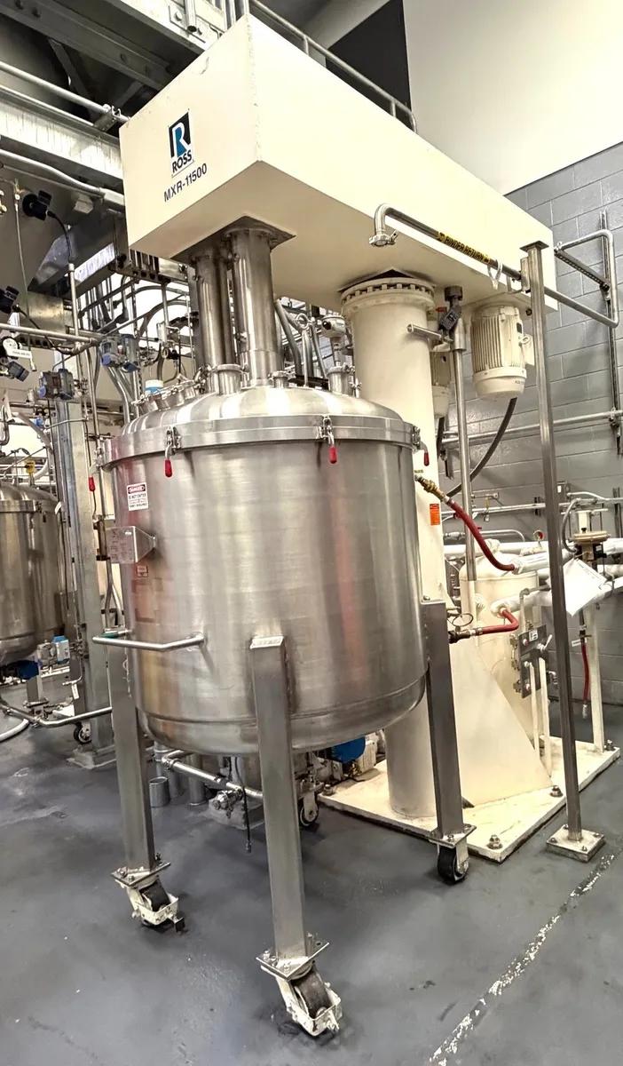 300 gallon Ross #CDA-300, Dual Shaft Vacuum Mixer, Stainless Steel, 2 psig @ 300°F internal max. pressure