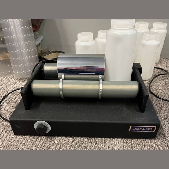 Lab Mill #LC-88, Benchtop Jar Mill, 0.5-10L jar capacity, 10-260 RPM, 60 watt DC motor, 115 Volt, 50/60 Hz.