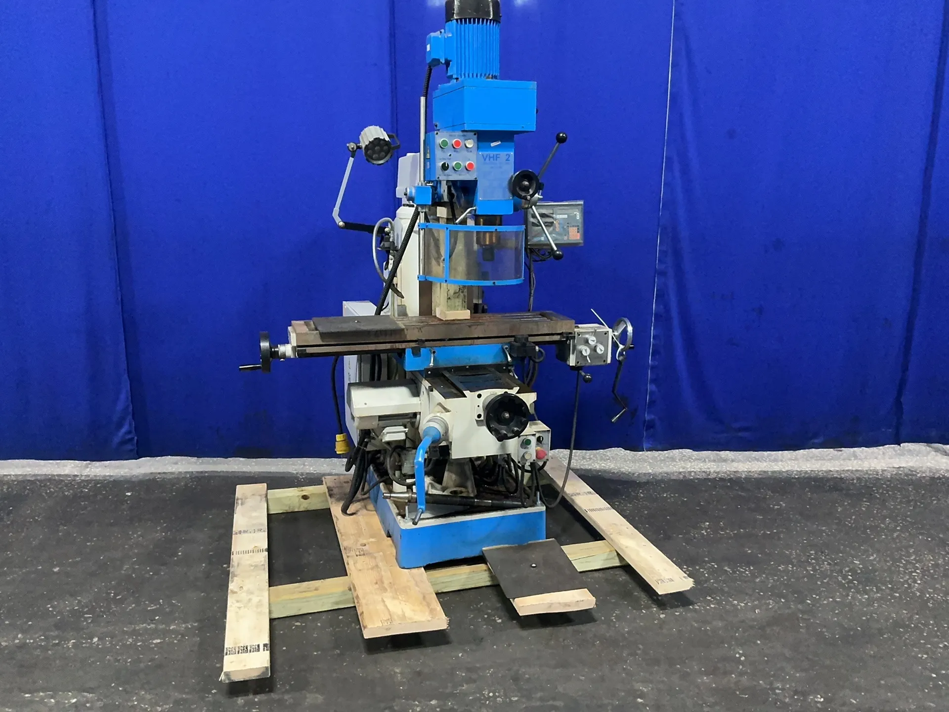 Knuth #VHF 2, Vertical Mill, 10" x 44" table, 0.85/1.5 KW, 1660 RPM, 5.35/6.04 A, Knuth X Pos 3 digital read