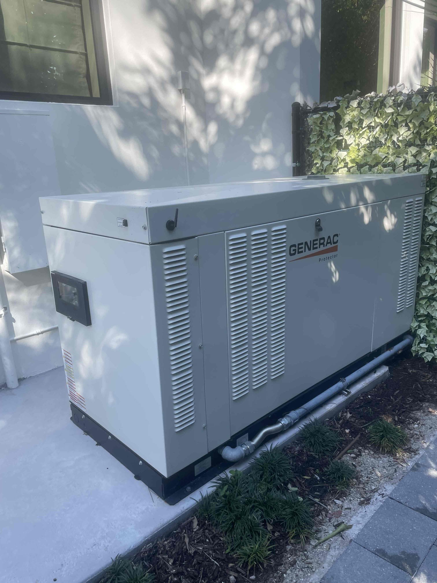 48 KW Generac #RG04845, NG/LP, Corrosion-Resistant Aluminum Enclosure, 120/240 Volts, 43 Hours, 2022
