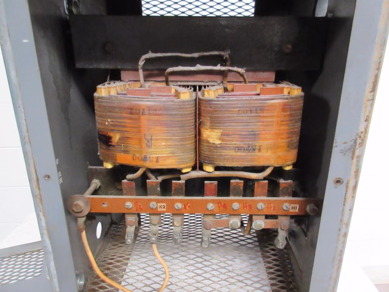 15 KVA 240/480 Primary, 240/120 Secondary, Crittenden/Teledyne #15700, Transformer, 1 Phase, 3 Wire