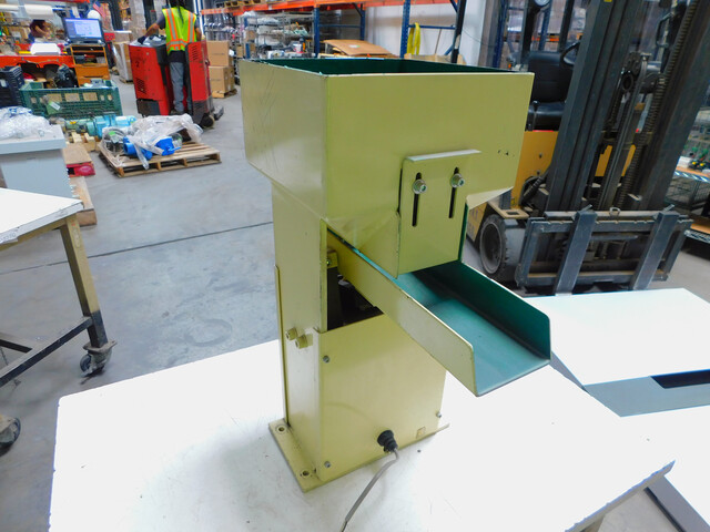 Vibratory Parts Hopper, Sanki #HP-10, 10", Bulk
