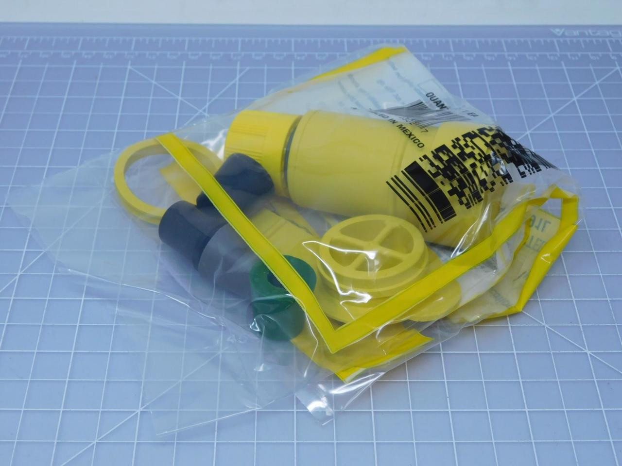 Molex #1301460099, Watertite Turnexo NEMA L5-15R Connectors, 125 Volts, LOT of 10