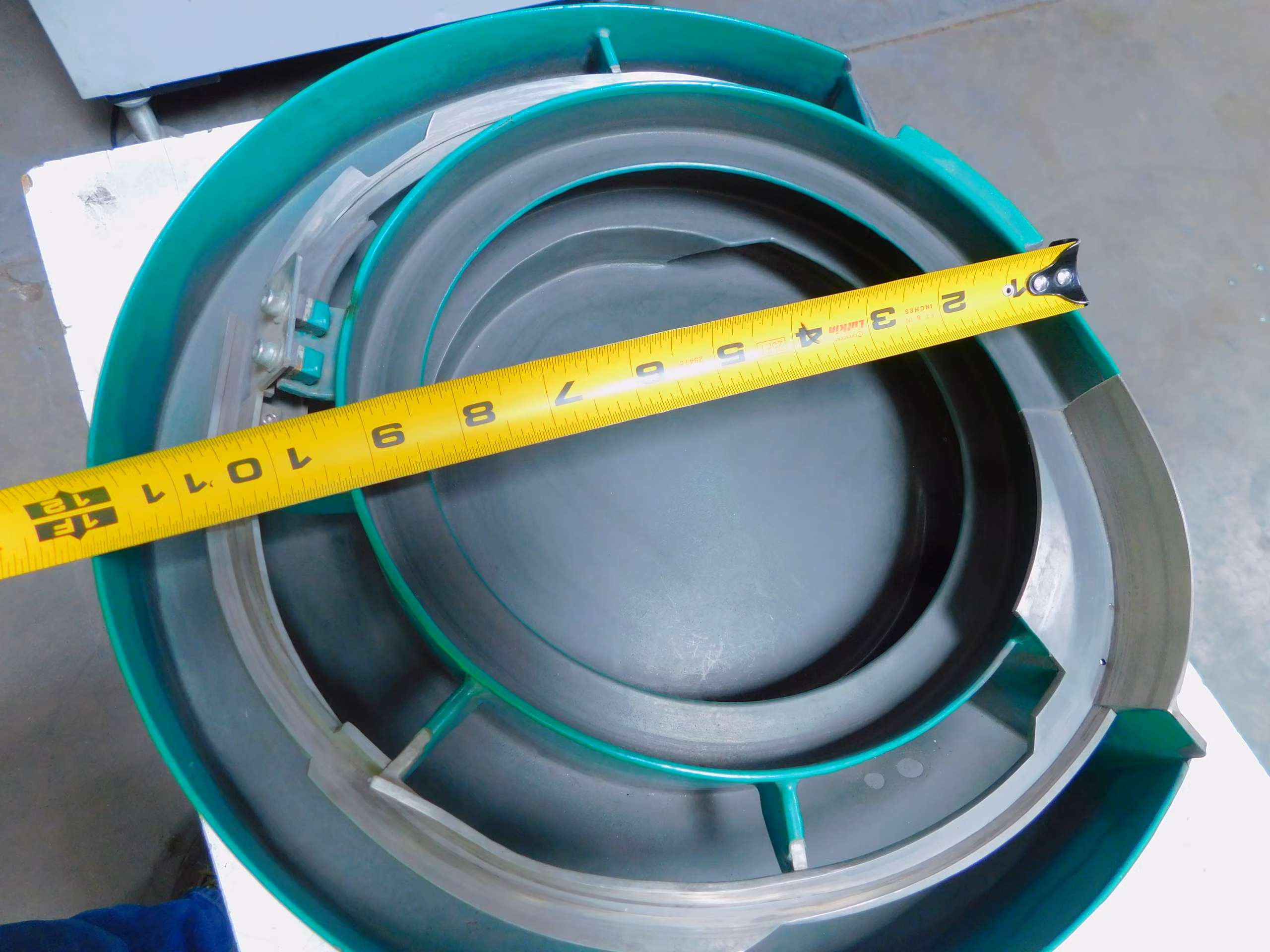 Vibratory Bowl Feeder, Sanki #PEF-230AR, Piezo, 9" diameter, 250 V. AC