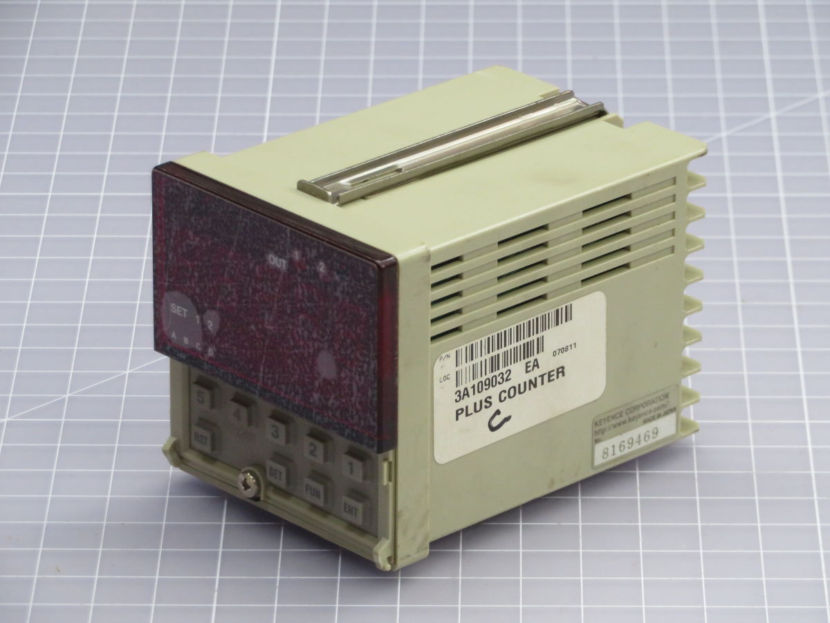 Keyence #RC2-22, Electronic Preset Counter