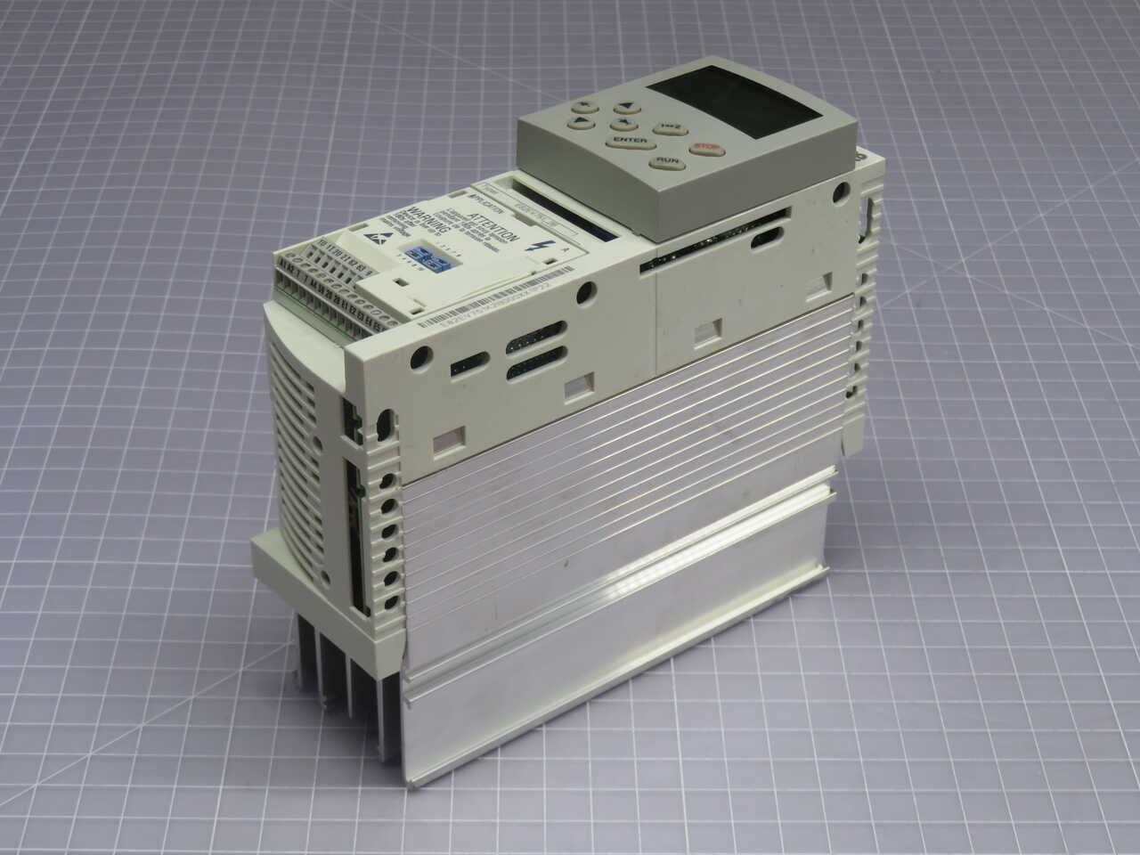 1 HP Lenze #E82EV751_2B, 8200 Vector Frequency Inverter, 0.75 KW, 240 Volts