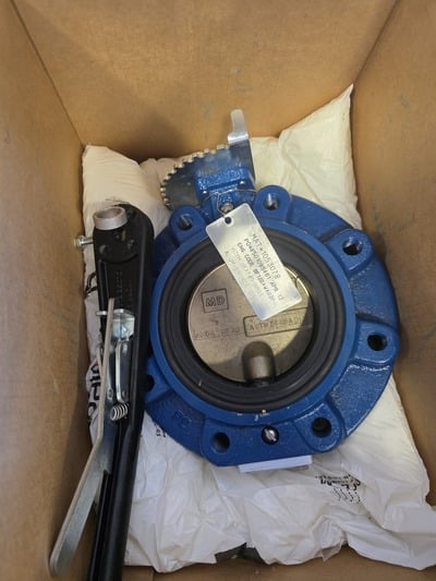 4" Norriseal #R3011-43BB-1F, butterfly valve, 150# class, lug wafer, ductile iron body, 416 stem, Viton