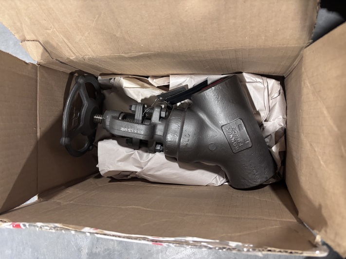 1" Bonney Forge #1690Y, globe valve, 1690# class, Y-pattern, threaded, A105N body, 316 Stainless Steel trim