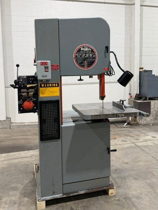 20" x 13" DoAll #2013-V, 26" x26" tilt table, 55-5200 FPM, 2 HP, 154" L x 1" W blade, welder