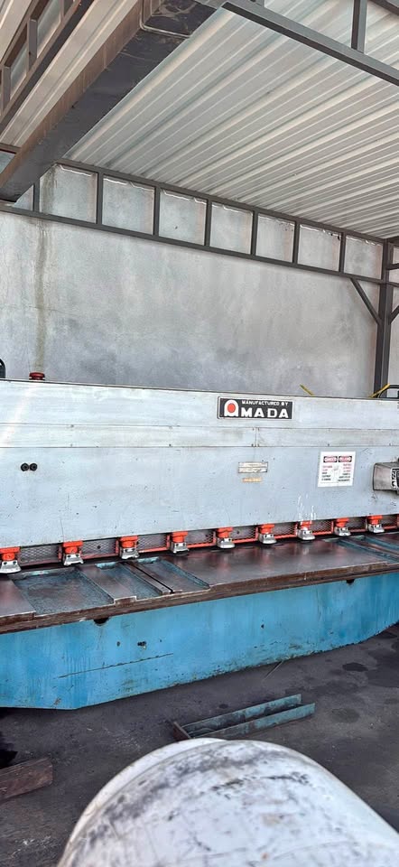 1/4" x 10' Amada #H-3065, Hydraulic Power Squaring Shear, programmable power backgauge, 19.69" throat, 14