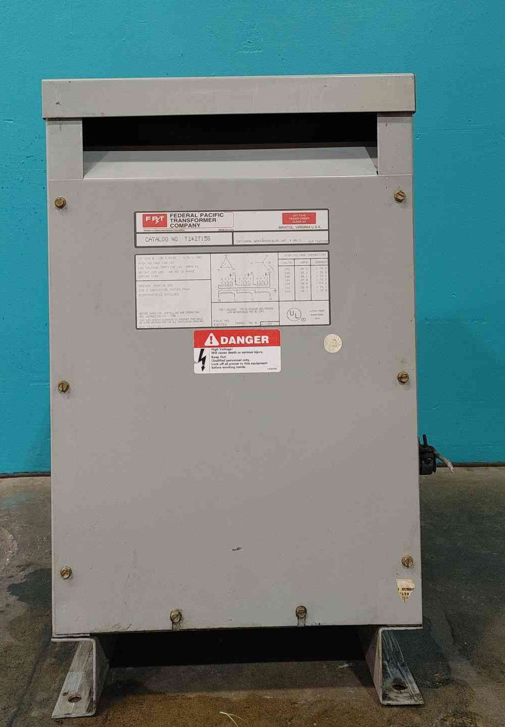 15 KVA 240 Delta Primary, 208Y/120 Secondary, Federal Pacific #T242T15S, Transformer, 3 Phase