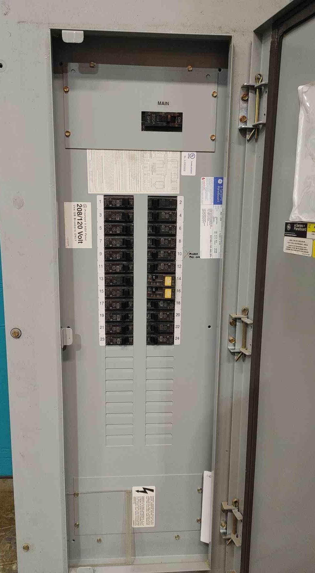 225 Amp. General Electric A-Series II AQU3422RCX, panelboard, 208Y/120 Volts, 3 phase, 200A main, 24 THQB