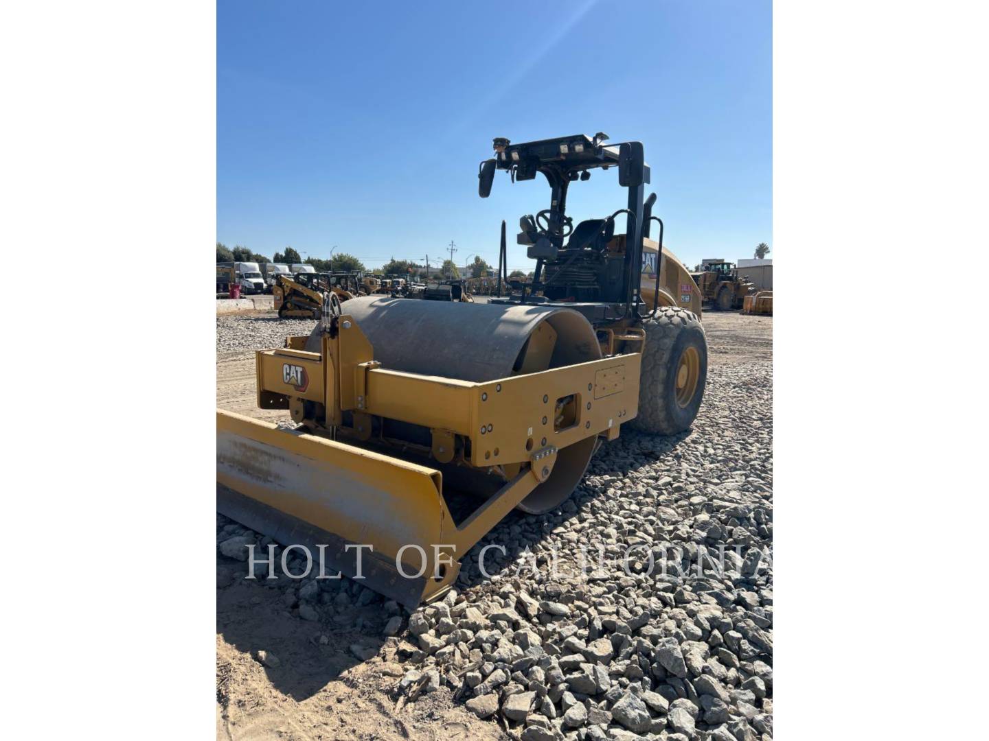 Caterpillar CS56B, Vibratory Single Drum Smooth, 687 hours, S/N: S5602029, 2023