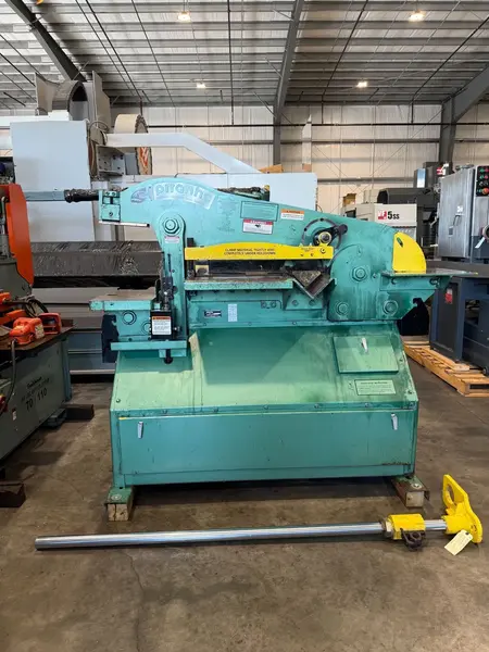 5" x 5" x 1/2" Piranha #P-70, hydraulic ironworker, 70 ton, 10" throat, 1-3/16" punch, 18" x 1/2" plate