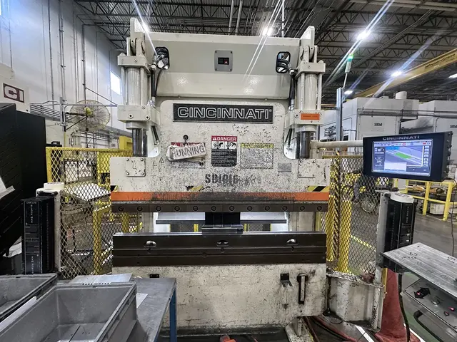 60 Ton, Cincinnati #60PF4, CNC press brake, 6' overall, 54" between housing, 11" stroke, 10" throat, 20"