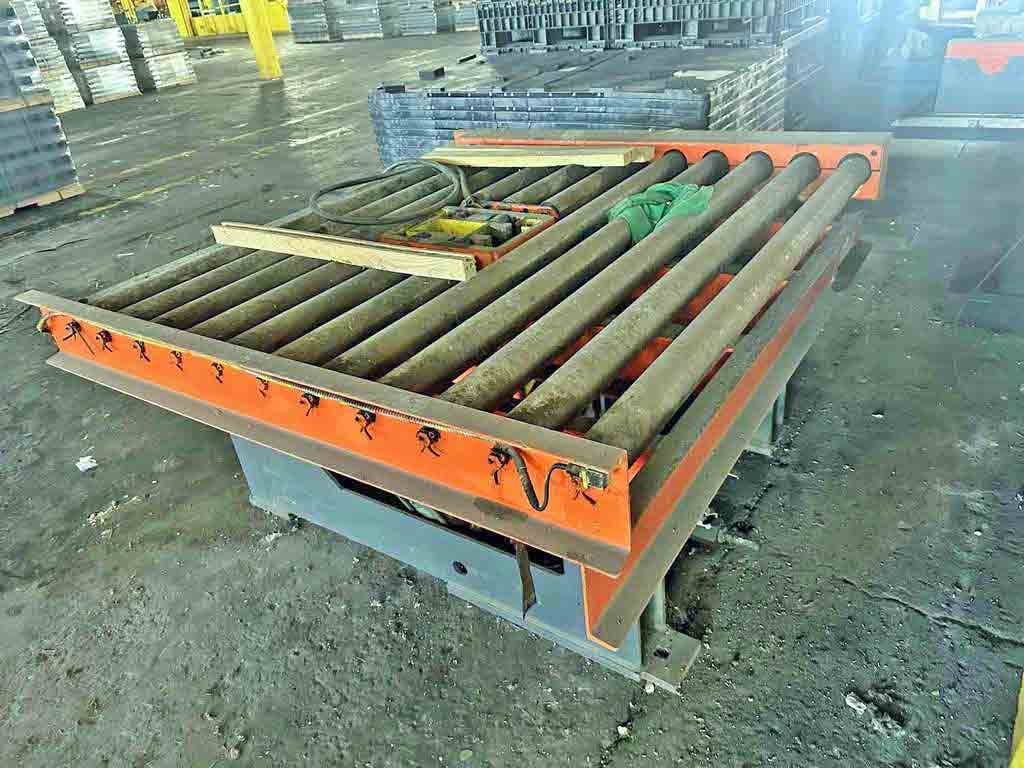10000 lb. x 60 outside dimension Downlayer, in-line discharge, 3.5" diameter x 70" face rolls on 6" centers