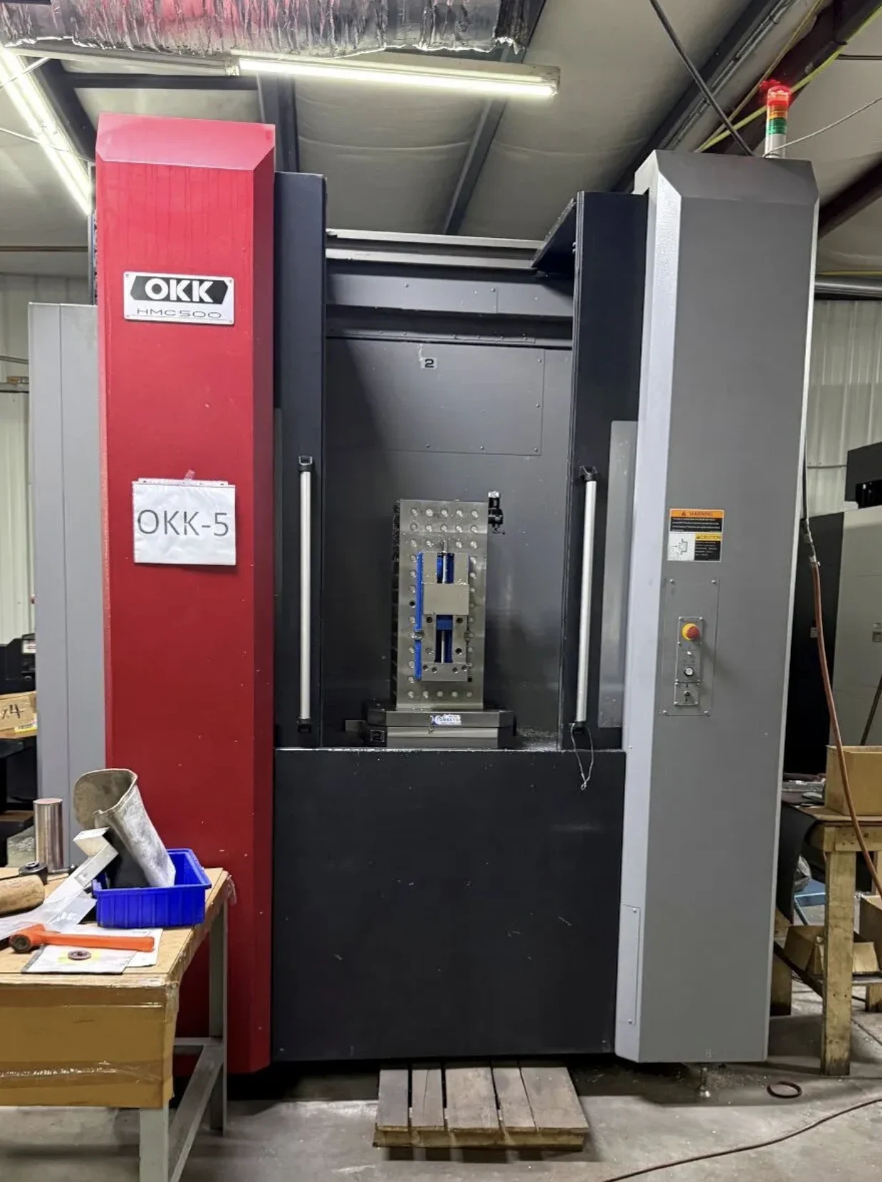 OKK #HMC500, Horizontal Machining Center, 29.9" X, 29.9" Y, 31.5" Z, 19.68" pallets, 50 HP, 15000 RPM, 60