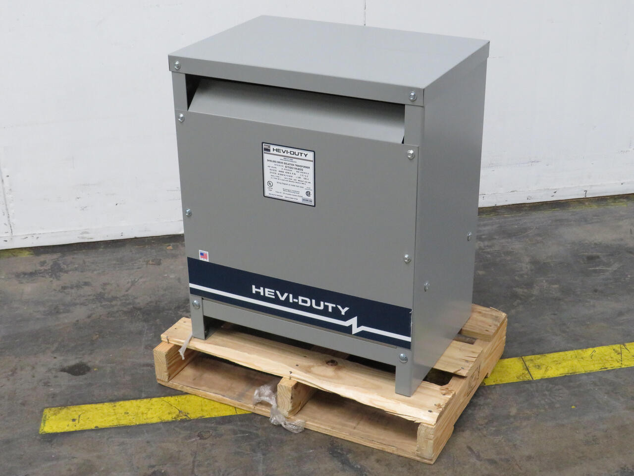 40 KVA 460 Delta Primary, 230Y/133 Secondary, Sola #DT661H40S, Shielded Drive Isolation Transformer, 60 Hz, 3