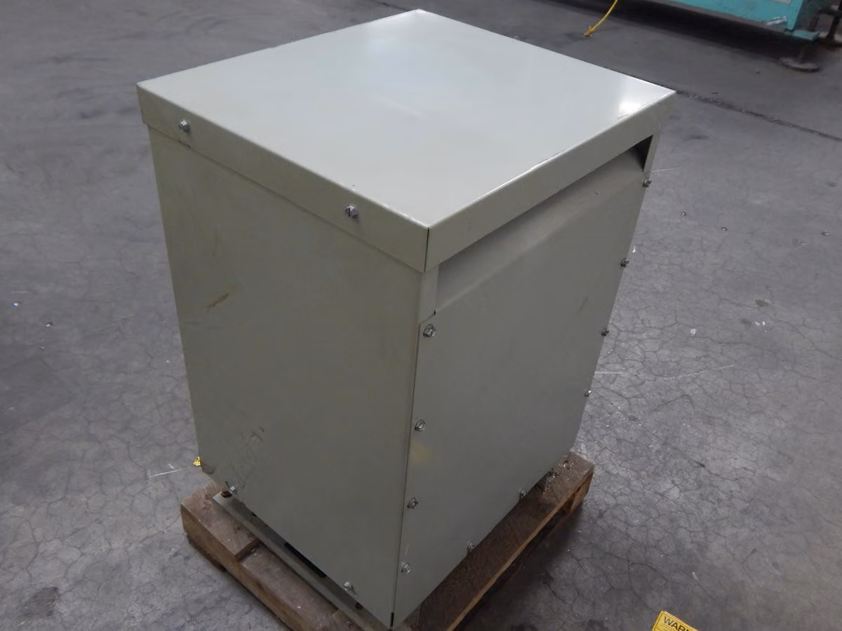 15 KVA 480 Primary, 208Y/120 Secondary, GE #9T23Q9871, Type QL, Dry Type Transformer, 60 Hz, 3 Phase, AS IS
