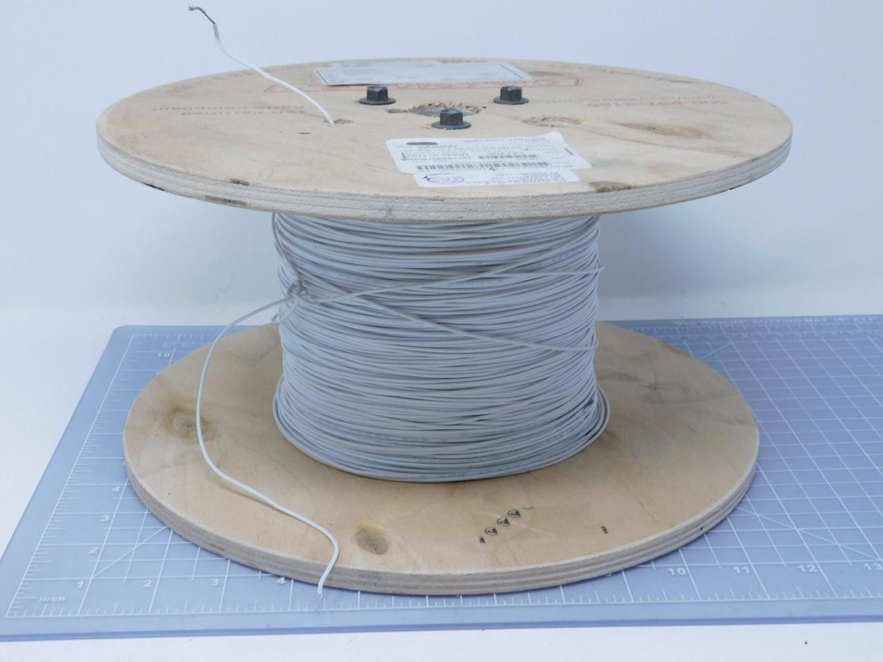 Wiremasters #M22759/10-22-9, White Hook-Up Wire 22 AWG 1000 V 260 ° c, 1000'