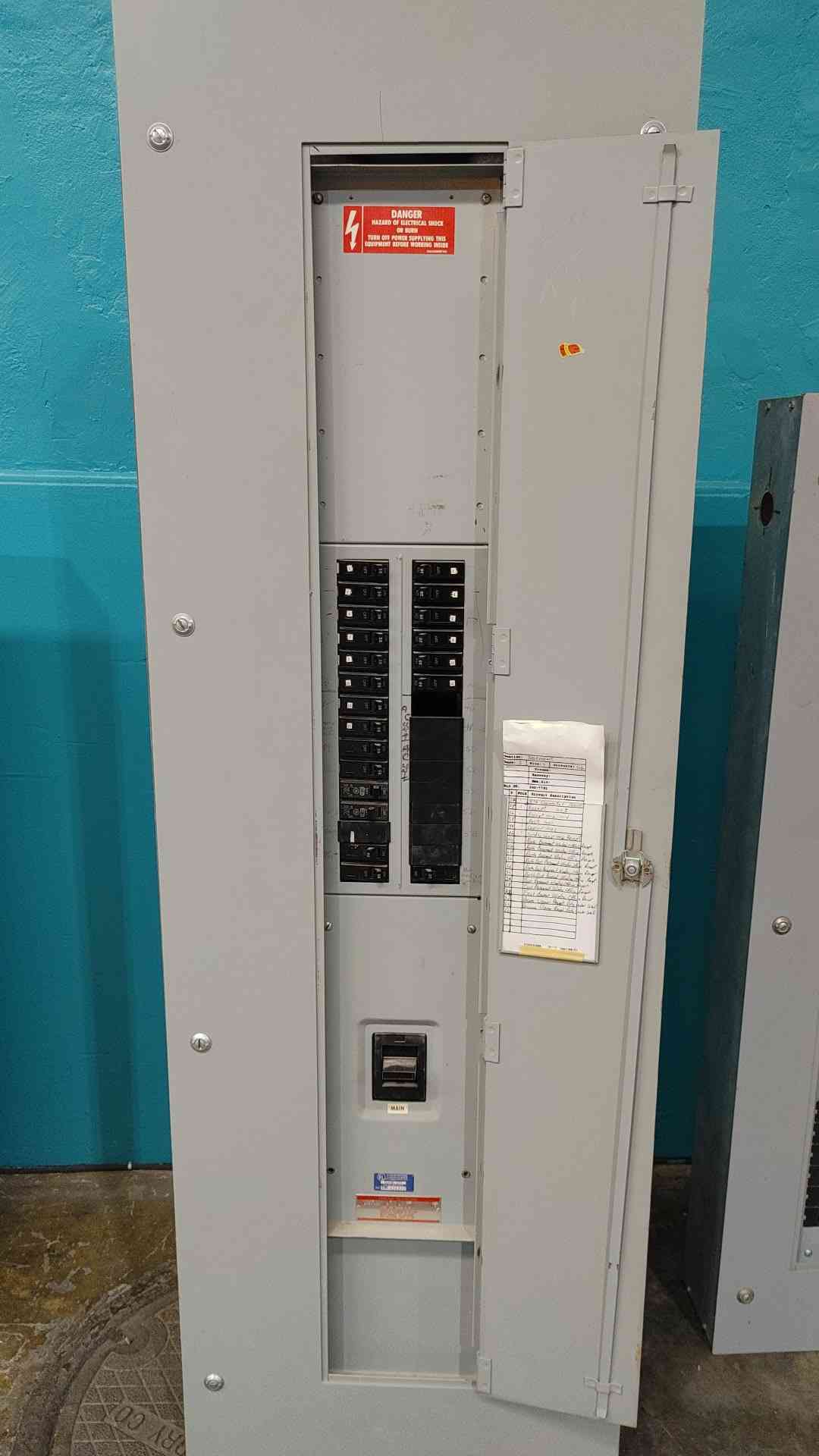 125 Amp. General Electric, NLAB, Panelboard, main breaker, 208Y/120 Volts, 3 phase, w/ (20) 20A 1-pole & (1)