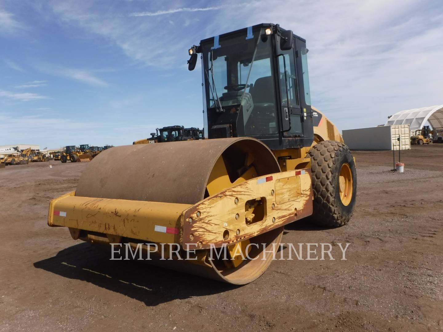 Caterpillar CS56, Vibratory Single Drum Pad, 6812 hours, S/N: C5S01687, 2012