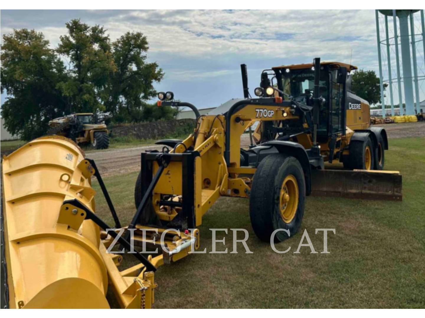 Deere & Co 770GP, Motor Grader, 8675 hours, S/N: 1DW770GPKJF688522, 2018