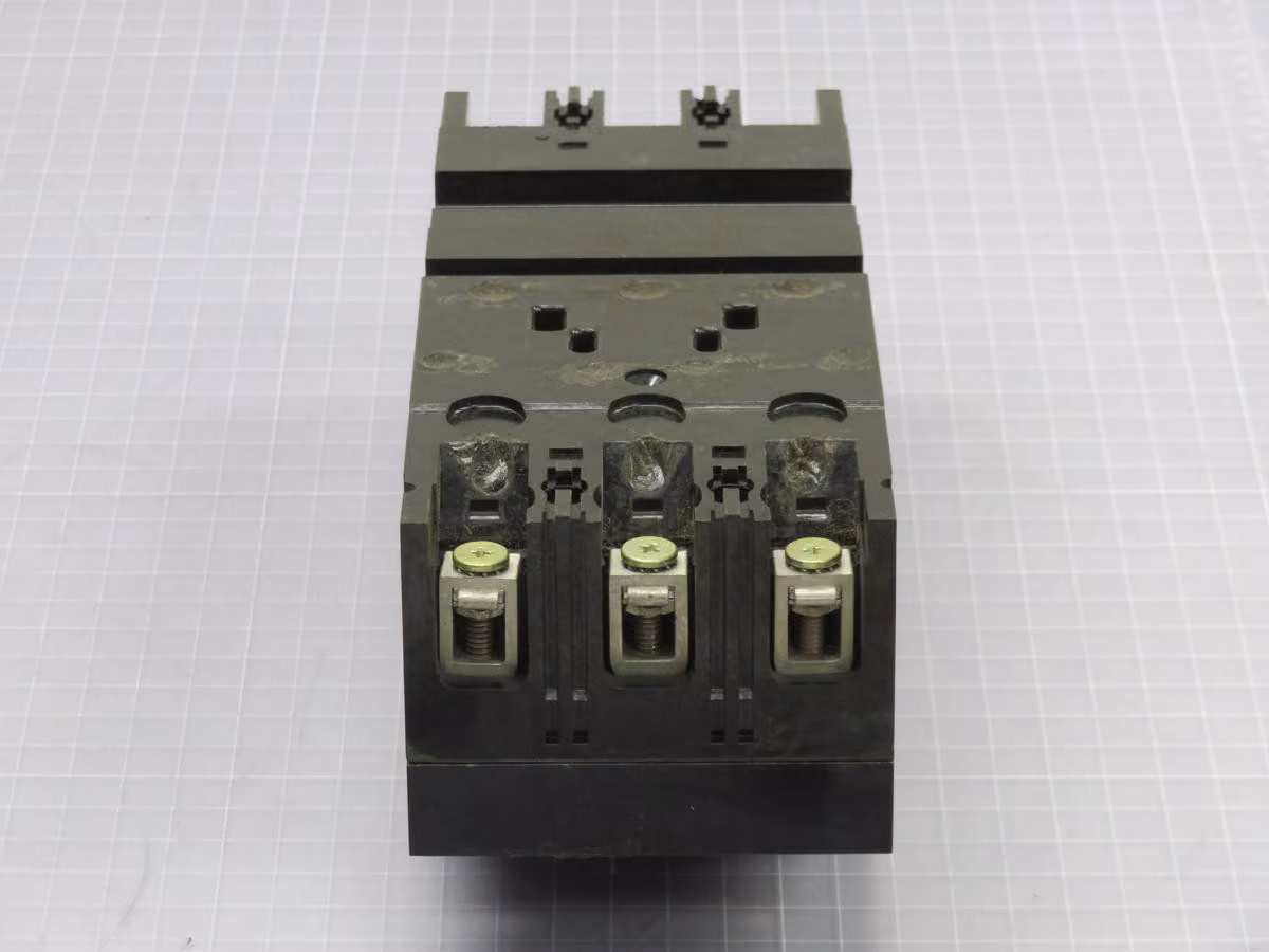 15 Amp, GE #TB13015BWE05, Circuit Breaker