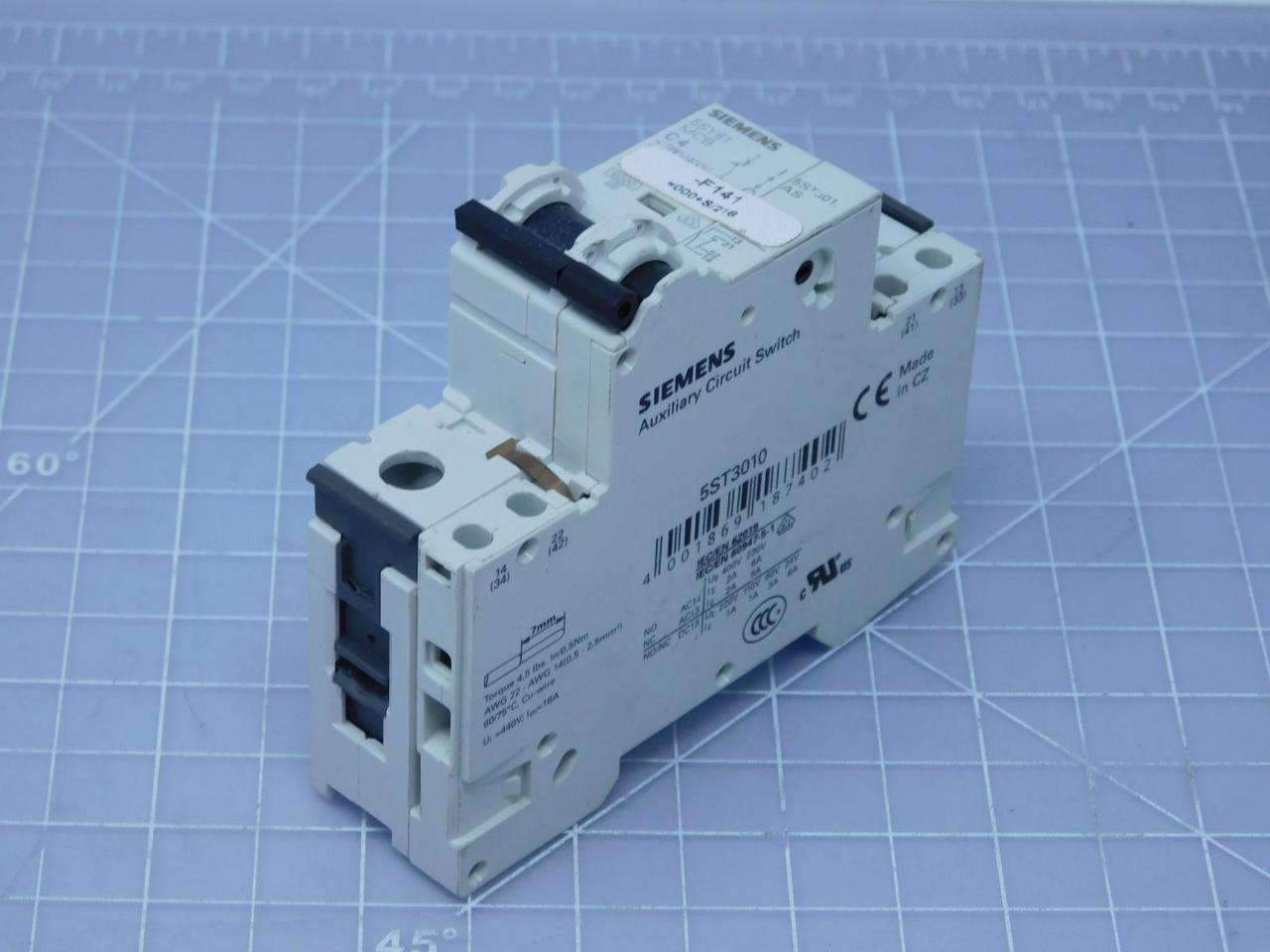 2 Amp, Siemens #5SY6104-7, Circuit Breakers 1 Pole 4 A w/ 5ST3010 Auxiliary Circuit Switches, LOT of 24