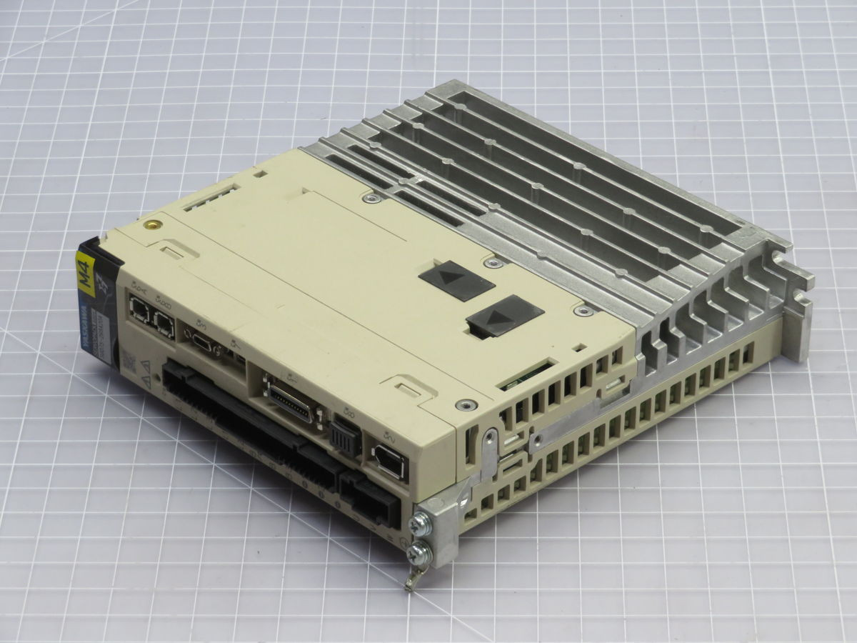 0.4 KW Yaskawa #SGD7S-2R8A20A, Servo Amplifier
