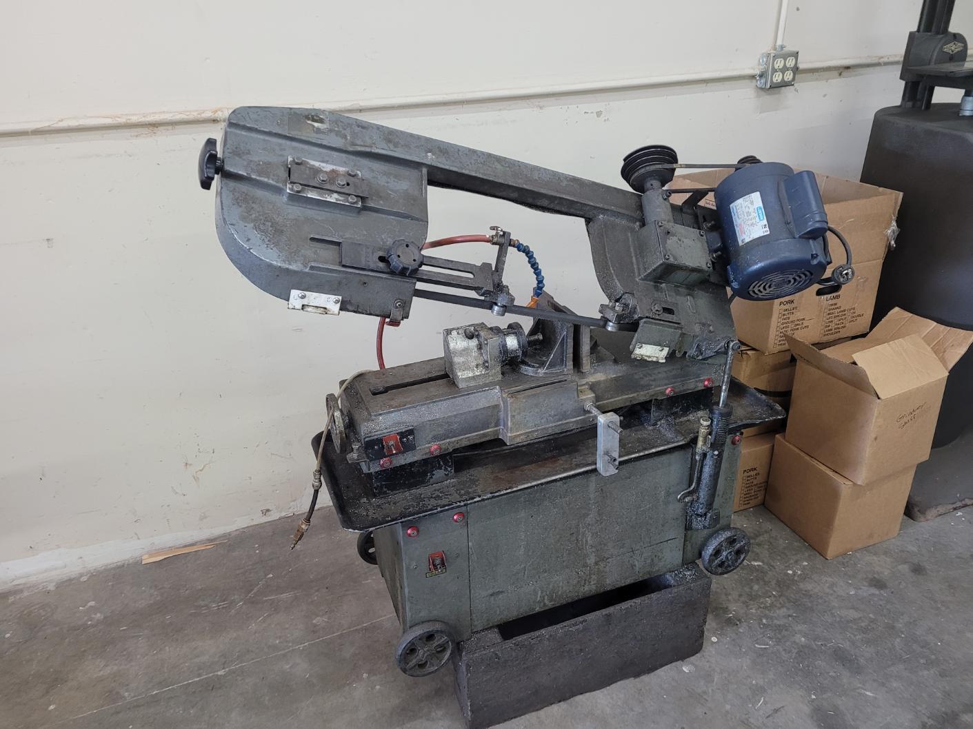 7" x 12" Jet #414560, horizontal band saw, 7" round, 3/4" x 93" blade, 86-260 FPM, 45&deg; miter, hydraulic