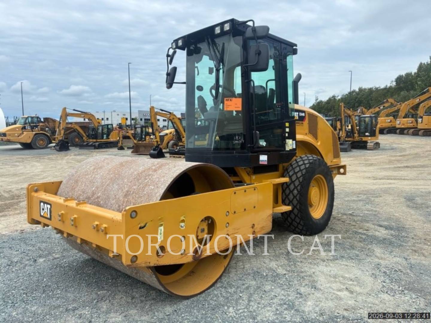 Caterpillar CS44B, Compactor, 1264 hours, S/N: 4G300564, 2021