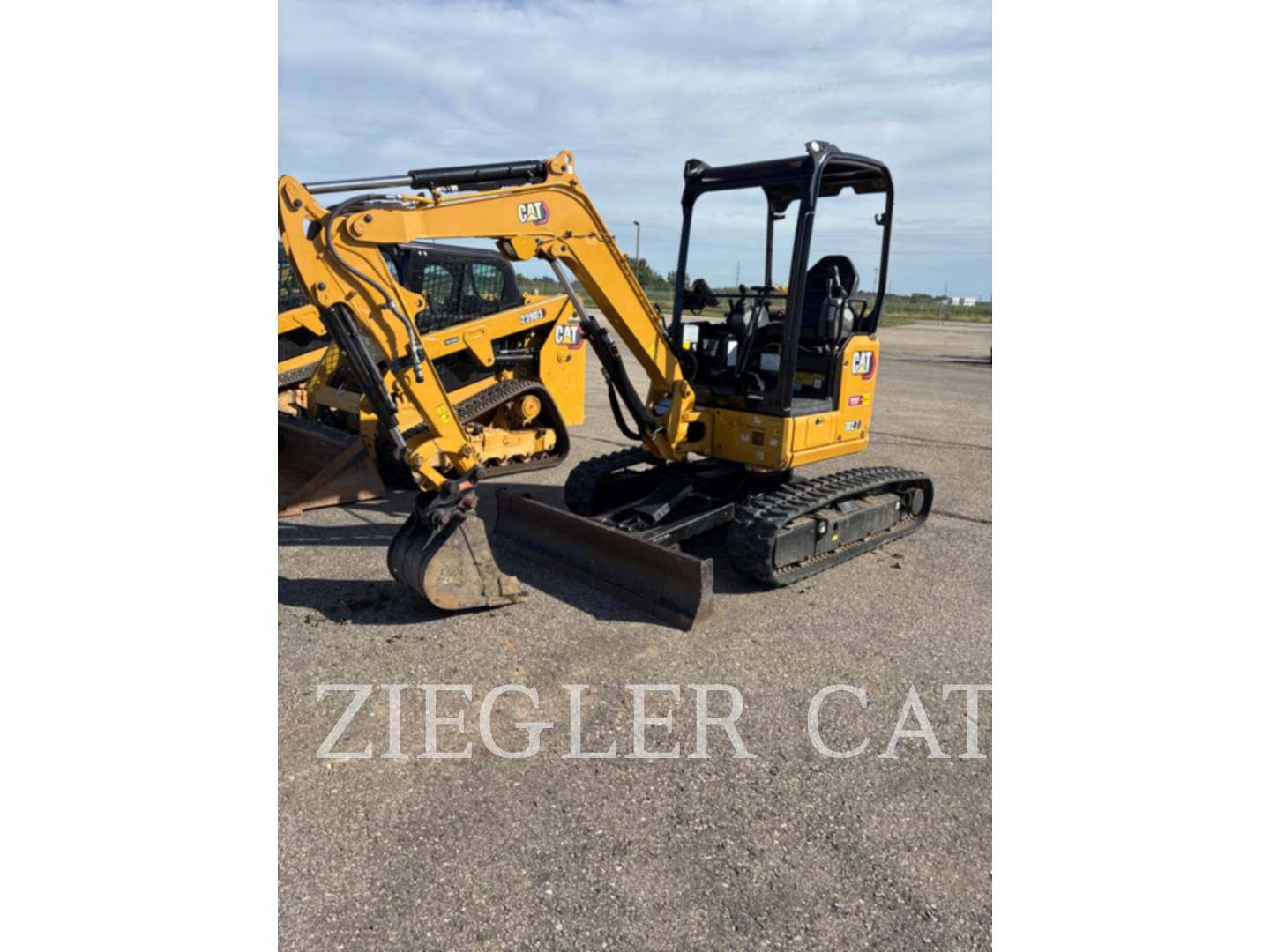 Caterpillar 302.7, Excavator, 670 hours, S/N: CZ601562, 2022