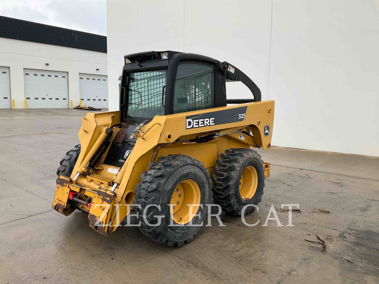 Deere & Co. 325, Skid Steer Loader, 1953 hours, S/N: T00325B124868, 2006