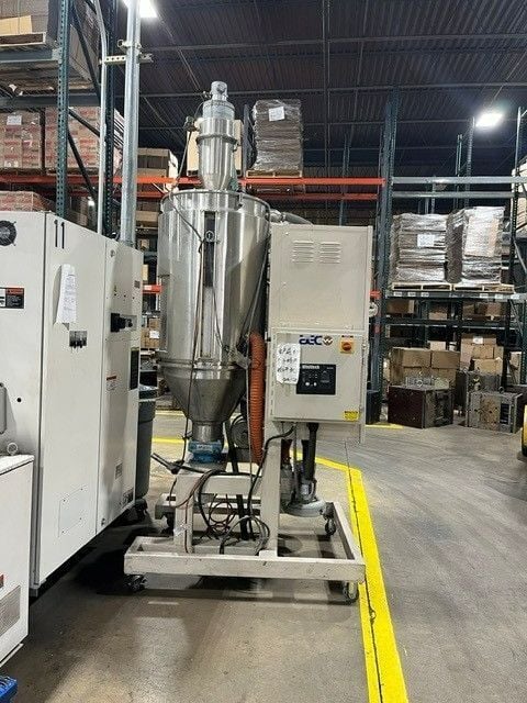 AEC, Whitlock #TC21004120A1AS1 dryer, 100 cfm, with 400 lb hopper on cart, 230 V., 2001