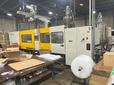 500 Ton, 63 oz., Toshiba #ISGS500WV21-27B, wide platen injection moding machine, Injectvisor V21 Control, 2004