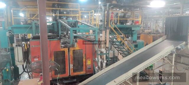 Milacron, Dual 35 lb. Head Blow Molder, (2) 35 lb. heads, (2) 6" extruders, 82" x 74" platen, 42" center