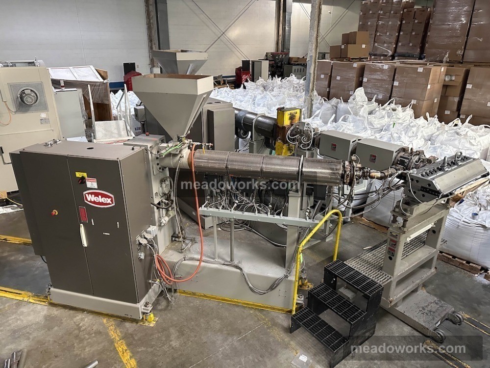 4" Welex, Sheet Extrusion Line, 30:1 L/D, 300 HP, 2.5" co-extruder, 40" sheet die, (2) Maguire blenders