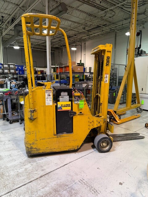3,000 lb. Yale #ESC030G4I077, Electric Stand-Up Forklift, 180" lift height, 24 V., EBC 625 AH battery, 3,022