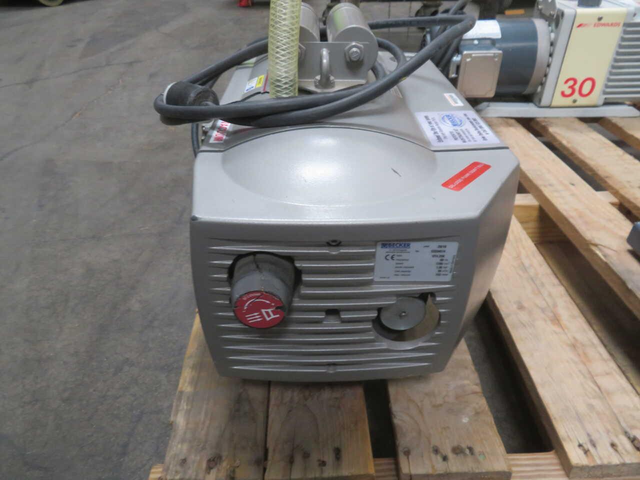 Becker #C3334514, Rotary Vane Vacuum Pump